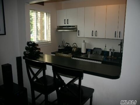 Foto del edificio - 742 Deer Park Ave