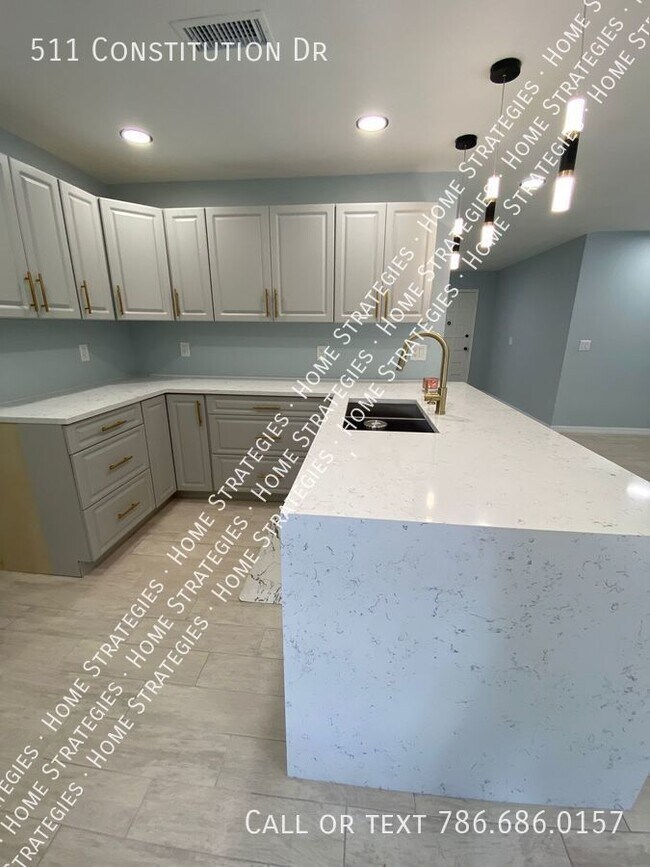 Building Photo - Rent to Own Renovated Home with $20,000 Do...