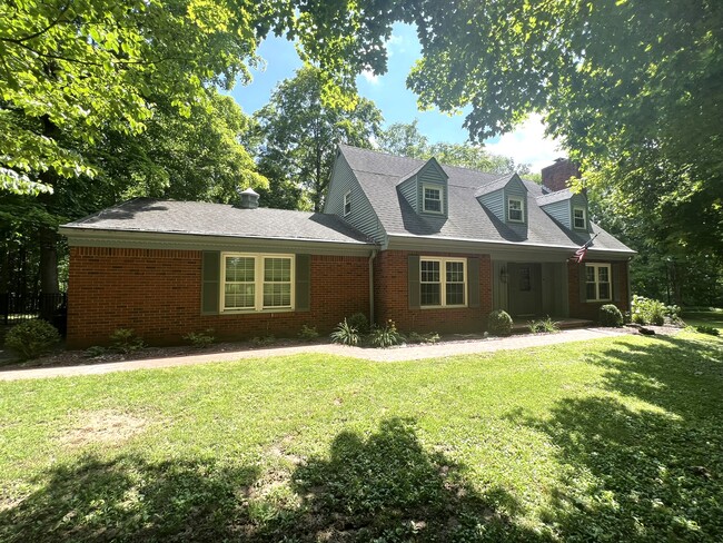 Building Photo - 1075 Woodland Ave