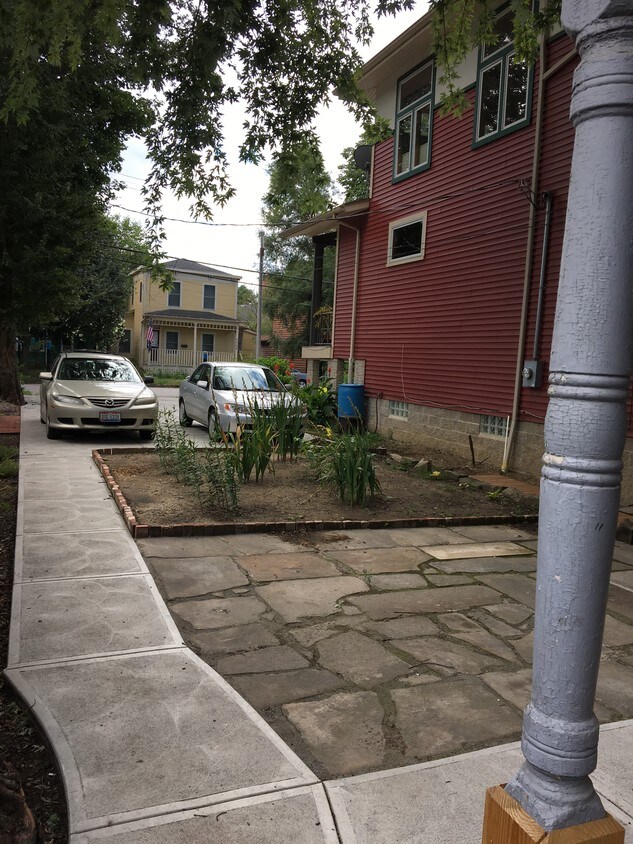 Foto principal - 3206 Woodbine Ave