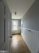 Building Photo - 566 Noble St
