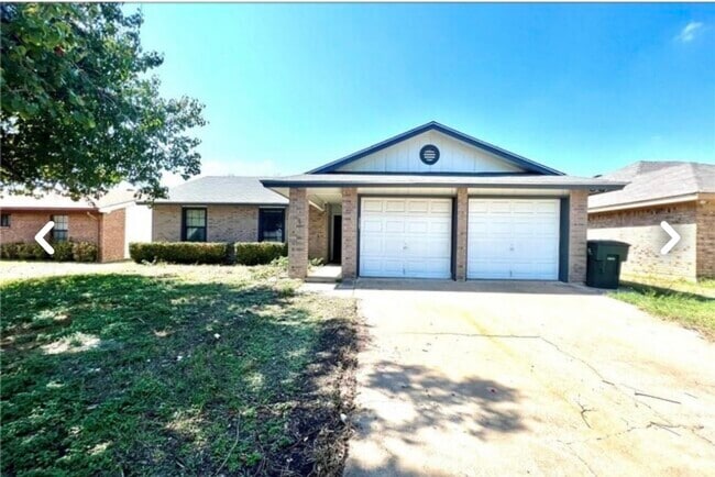 Building Photo - 1712 Ridgeway