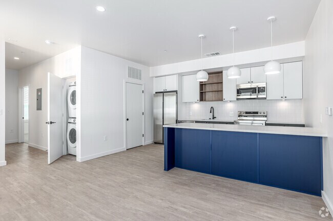 2 habitaciones, 2 baños - 995 pies cuadrados - B8 - Cocina - The Lindy at Wheeler