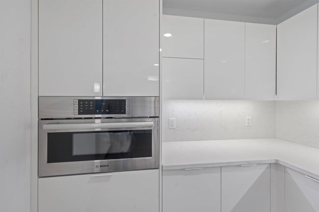 Building Photo - 9 Ave at Port Imperial