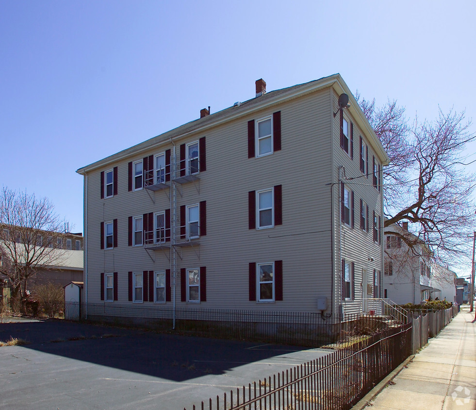 Building Photo - 56 Tripp St
