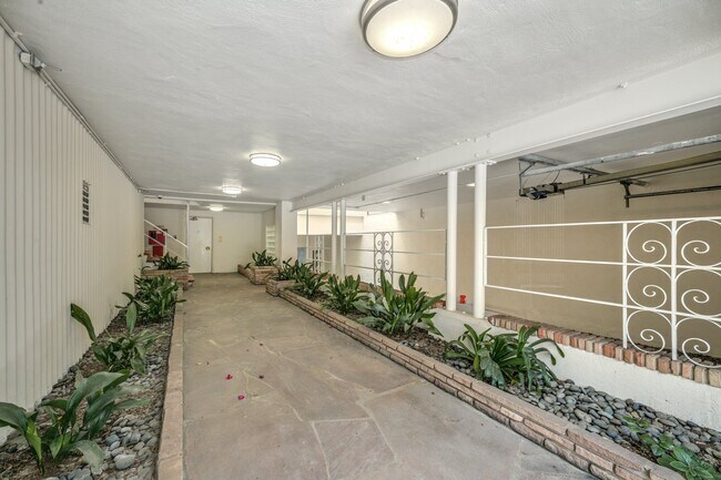 Foto del edificio - 1230 Clay St