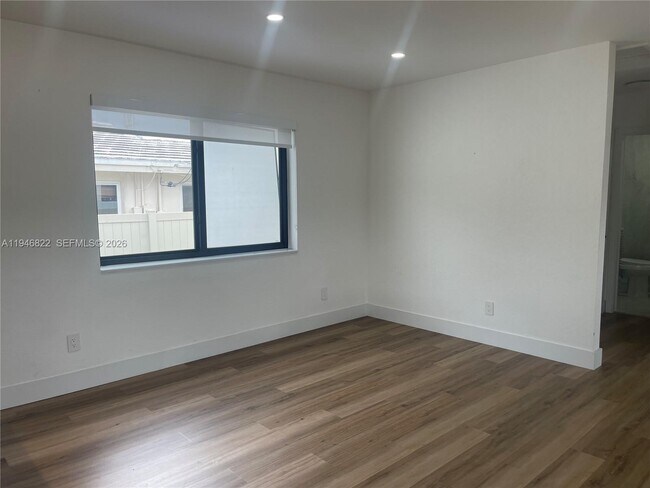 Foto del edificio - 1201 N 16th Ave