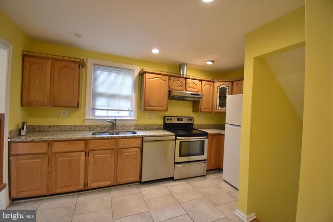 Foto del edificio - 7804 Ridgewood Dr