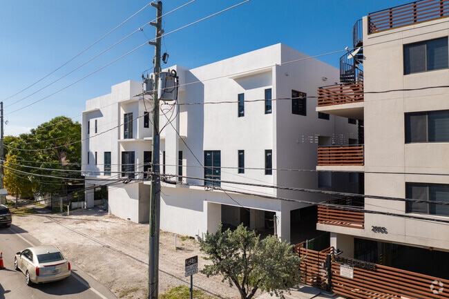 Building Photo - CoCo Grove Townhomes
