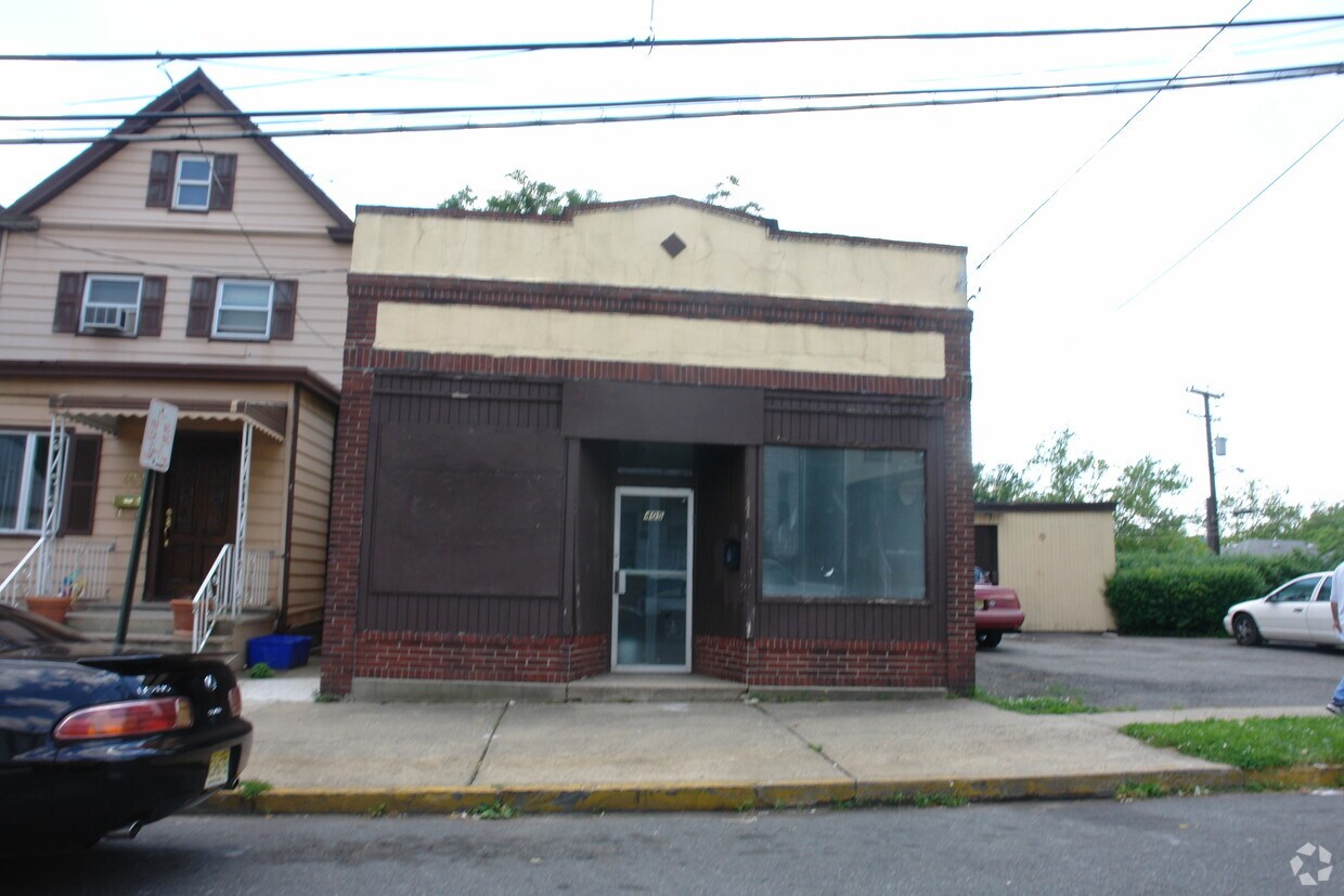 405 Lawrie St, Perth Amboy, NJ 08861 Apartments in Perth Amboy, NJ