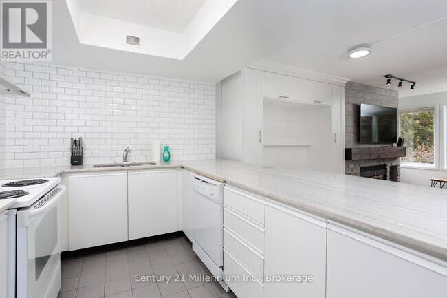 Photo du bâtiment - 107 Ann Heggtveit Dr