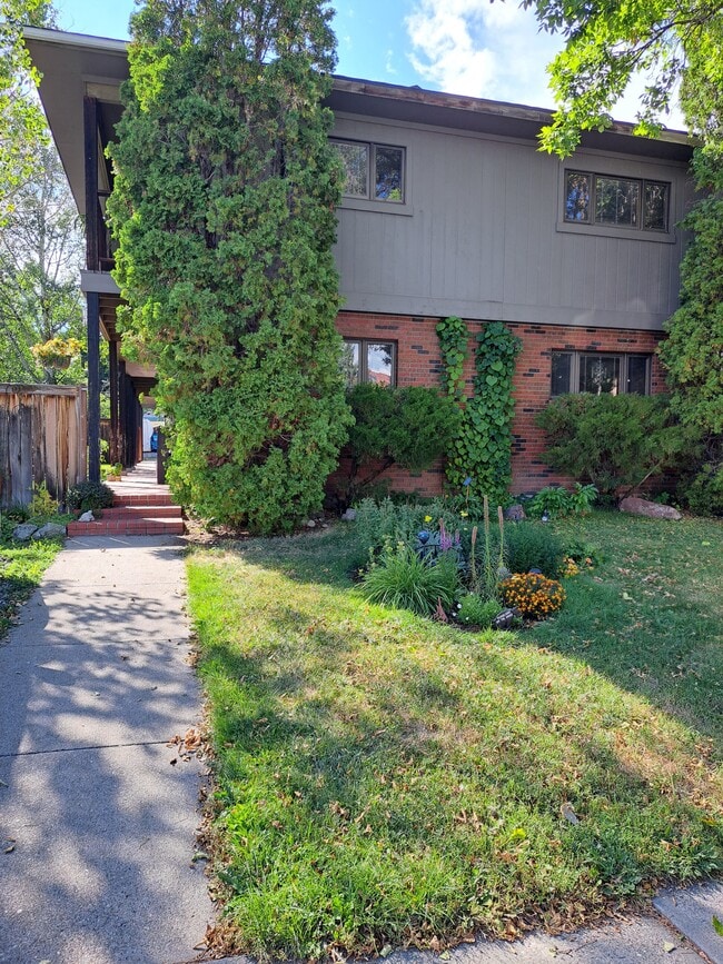 Building Photo - 309 N 3rd Ave