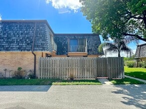 Building Photo - 63 Lake Arbor Dr