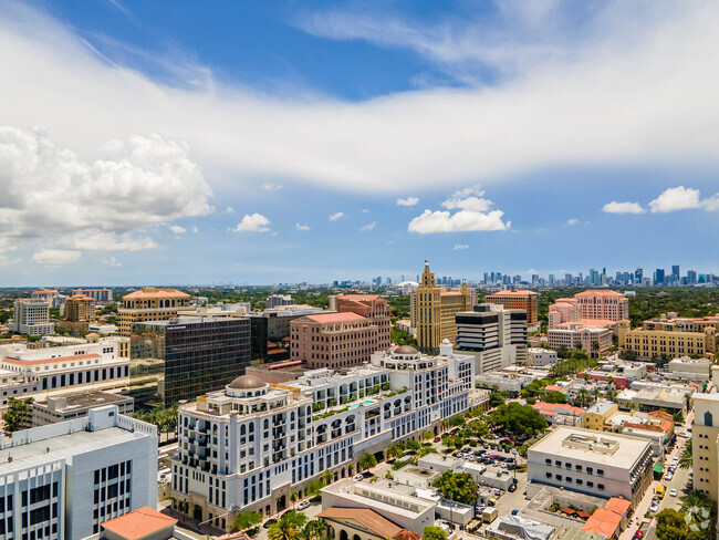 Foto del edificio - Giralda Place Residences