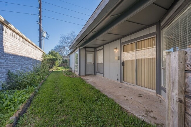 Building Photo - 16127 Olive Glen Dr