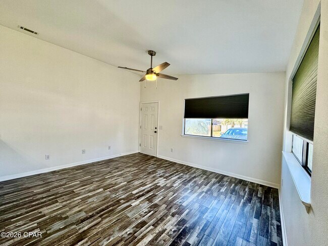 Foto del edificio - 8131 Sunset Ave