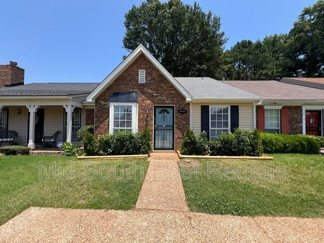 Photo - 2818 E Hickory Bluff House