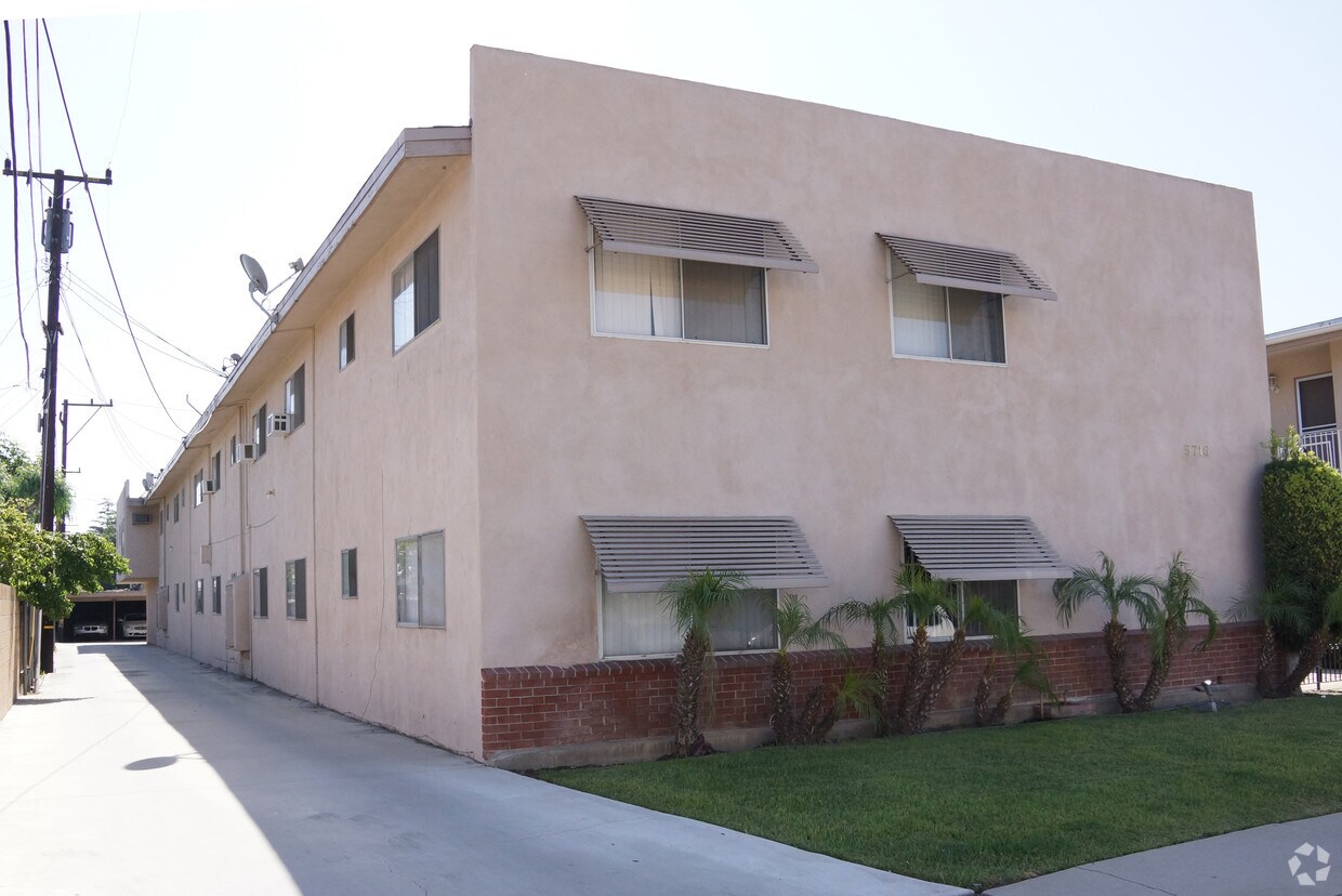 Foto del edificio - 5716 Sultana Ave