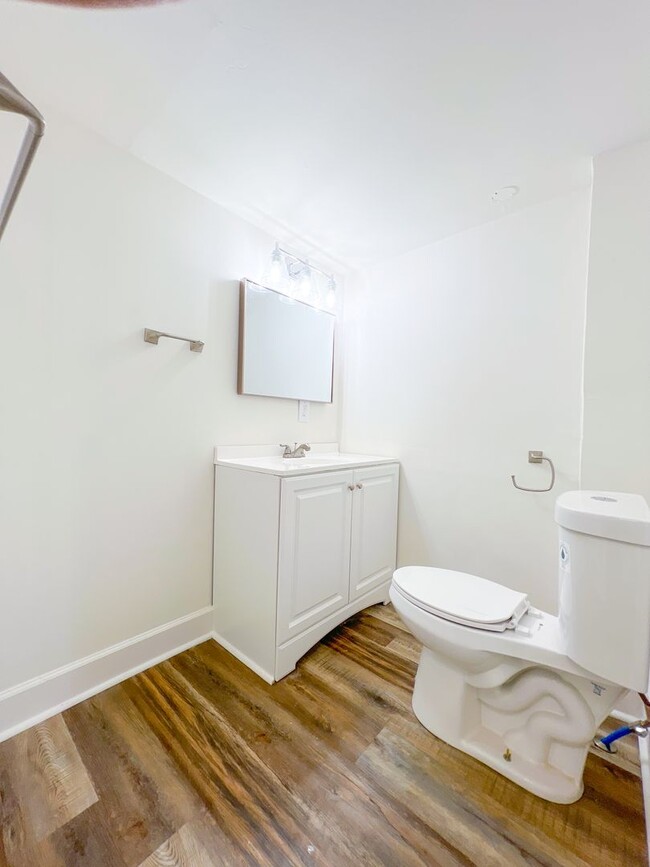 Building Photo - Large Fully Renovated Downtown Greer Home ...