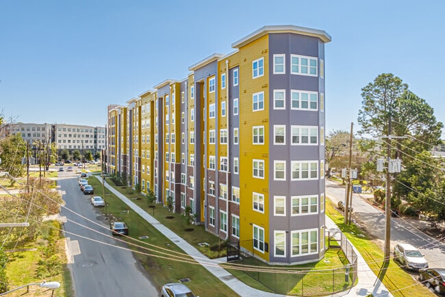 Photo - Vue of Parker Flatiron LSU Apartments