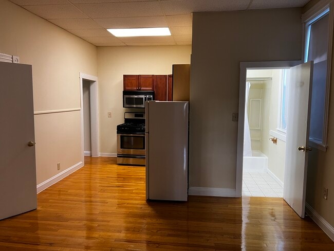 Foto del edificio - 295 Nahant Rd