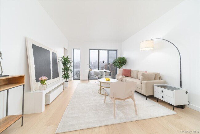 Foto del edificio - 30-05 Vernon Blvd