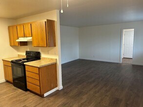 Building Photo - 396 NE Miguel Ave