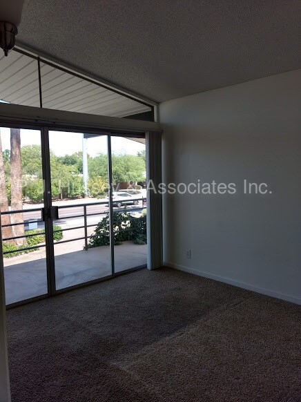 Foto del edificio - 915 E Missouri Ave