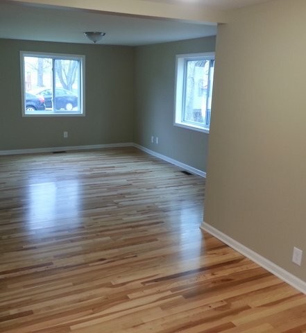 Building Photo - RENOVATED 3 bdrm/1.5 bath Farmhouse