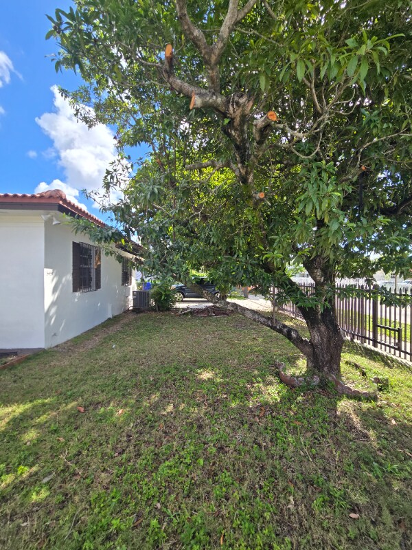 Building Photo - 5451 SW 5th Terrace