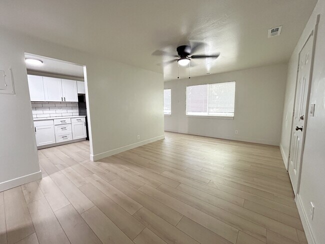 Foto del edificio - 1831 Parkway Blvd