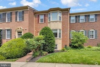 Building Photo - 6861 Williamsburg Pond Ct