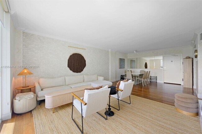 Building Photo - 10275 Collins Ave