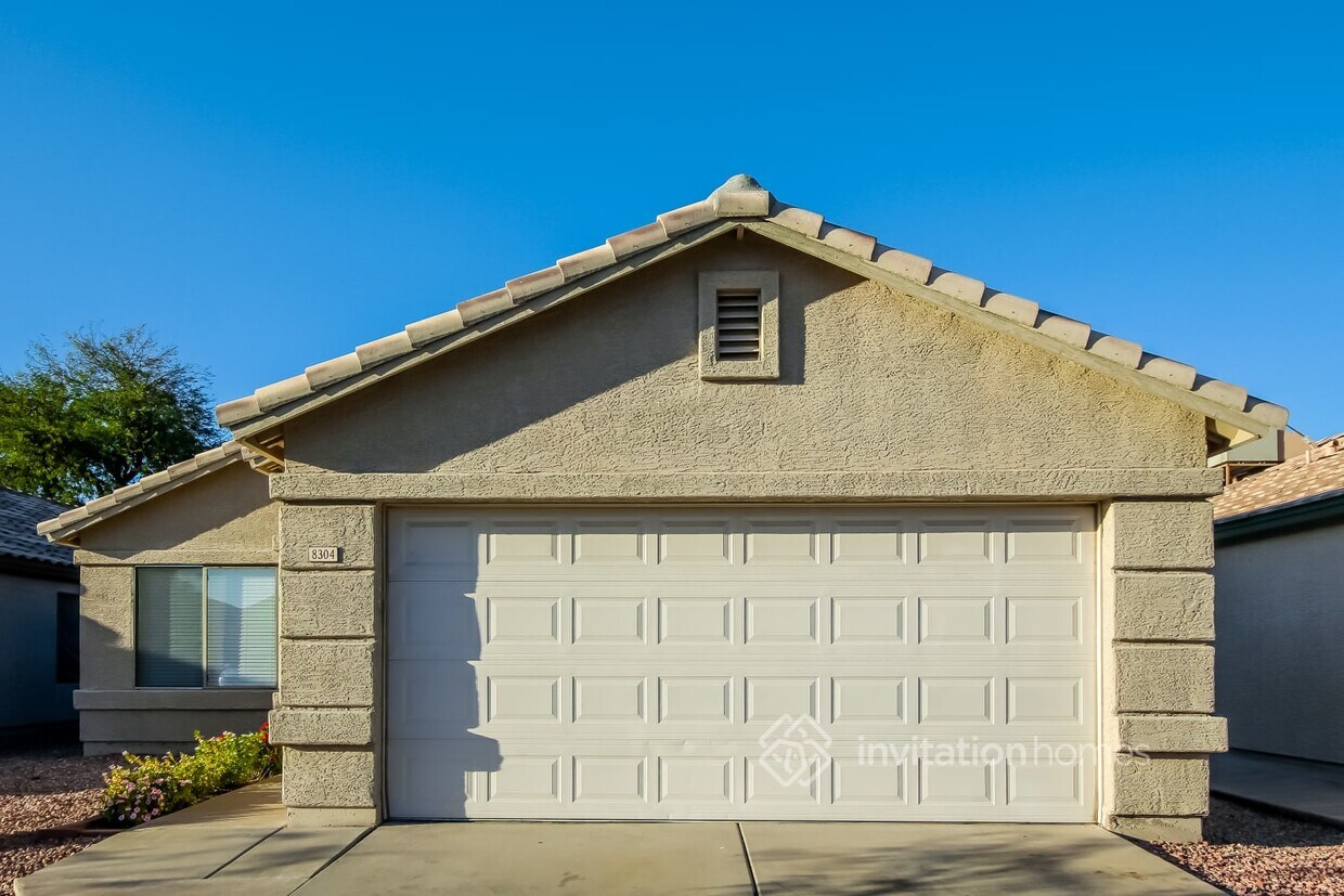 Primary Photo - 8304 W Baxter Dr