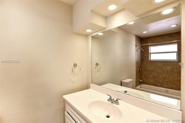 Foto del edificio - 10310 SW 4th St