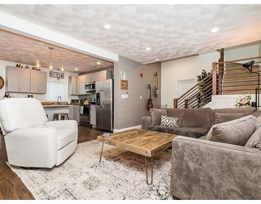 Foto del edificio - 132 Dolphin Ave