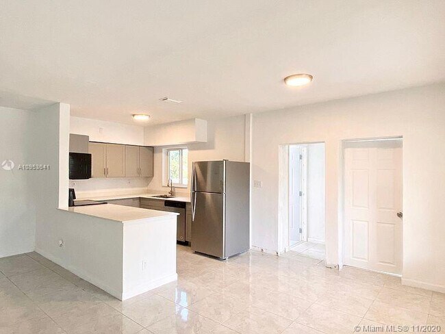Foto del edificio - 1317 NE 116th St
