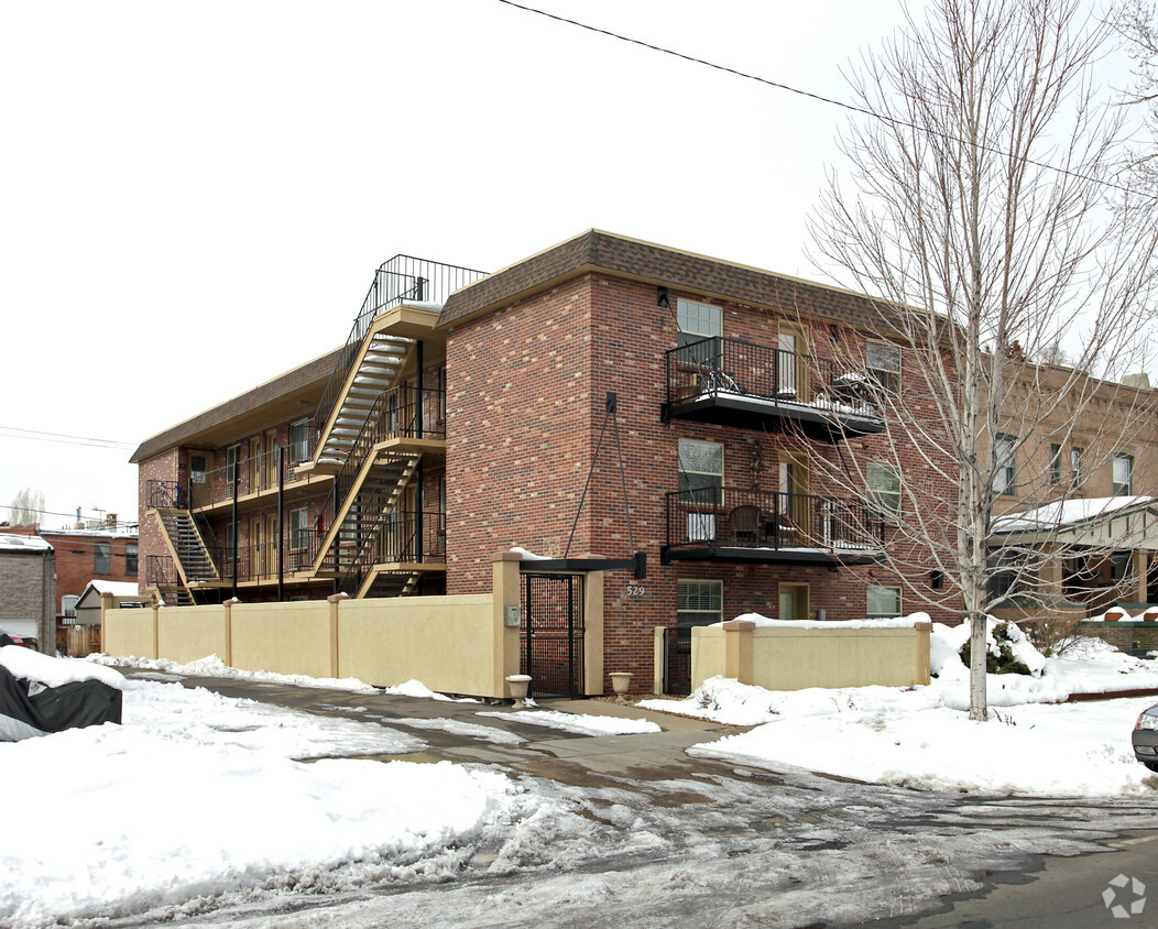 Primary Photo - 529 Washington St