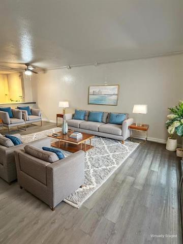 Foto del edificio - 5319 Fleetwood Oaks Ave