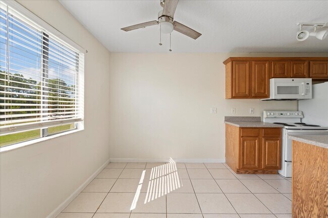 Foto del edificio - 1884 Agora Cir SE