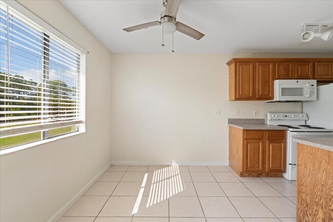 Building Photo - 1884 Agora Cir SE