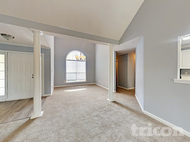 Foto del edificio - 555 Chaseridge Dr