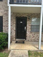Building Photo - 324 S Lipona Rd