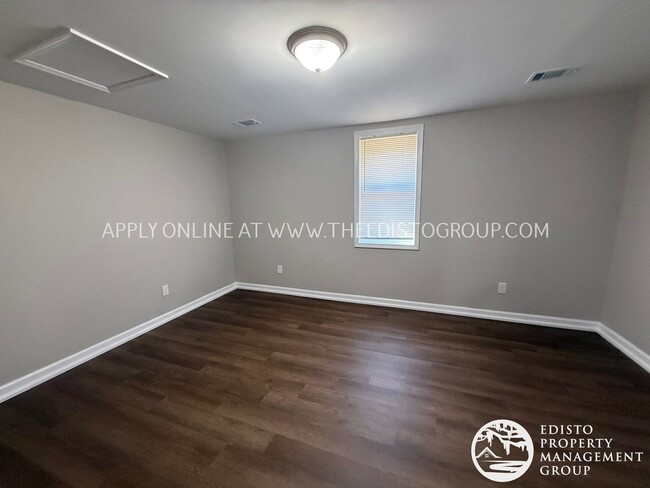 Foto del edificio - Updated 3BR Home with Large Yard