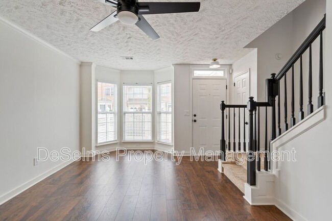 Building Photo - 423 Compton Ln