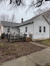 Building Photo - 709 Riverside Ave