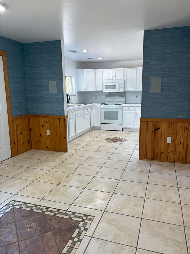 Building Photo - 2 Bedroom 2 Bath Home in Kill Devil Hills