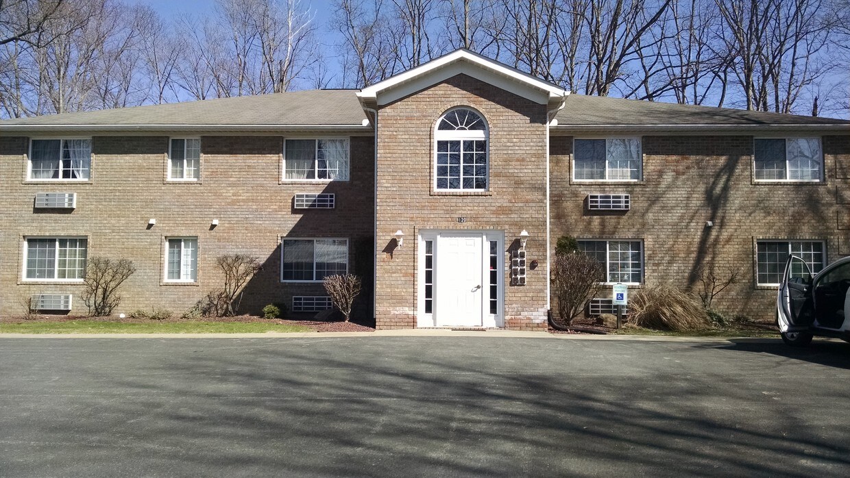 Primary Photo - 122 Ashberry Ln