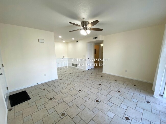 Building Photo - 1563 Westbury Way