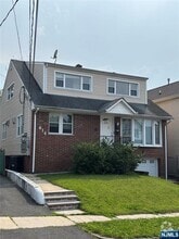 Building Photo - 614 6th Ave